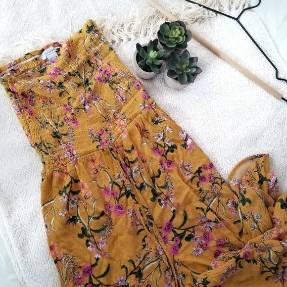 Revamped Strapless Flower Jumpsuit - Picture 2 of 3